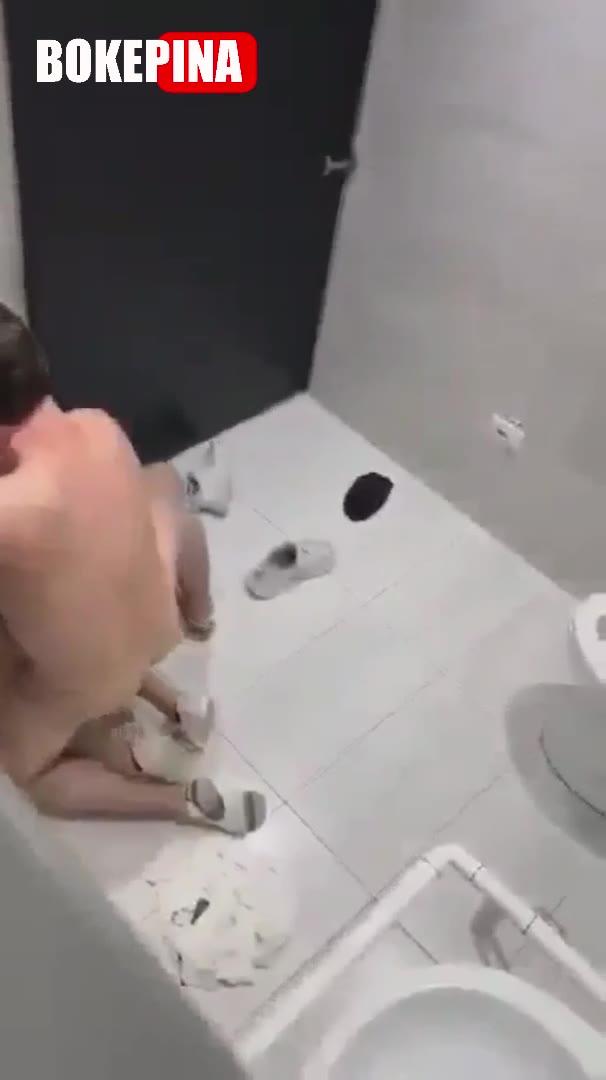 Bokep Tiktok Viral di Tiktok Ngentot dalam Toilet